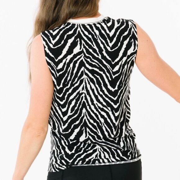 Black & White Zebra Striped Athletic Tank Top - Picture 2 of 6